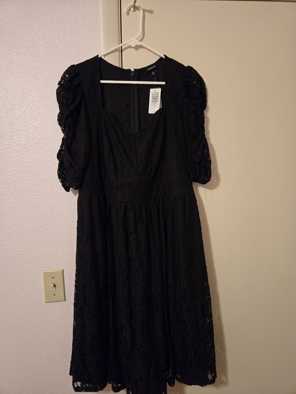 Black Lace Puff-Sleeve Women’s Dress